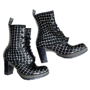 Rare Dr. Martens Darcie Black and Silver Size 6